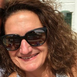 Meet your Posher, Eve